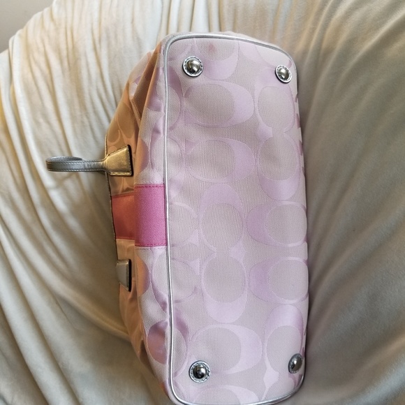 Perfect PInk Coach Hand Bag - Picture 3 of 8